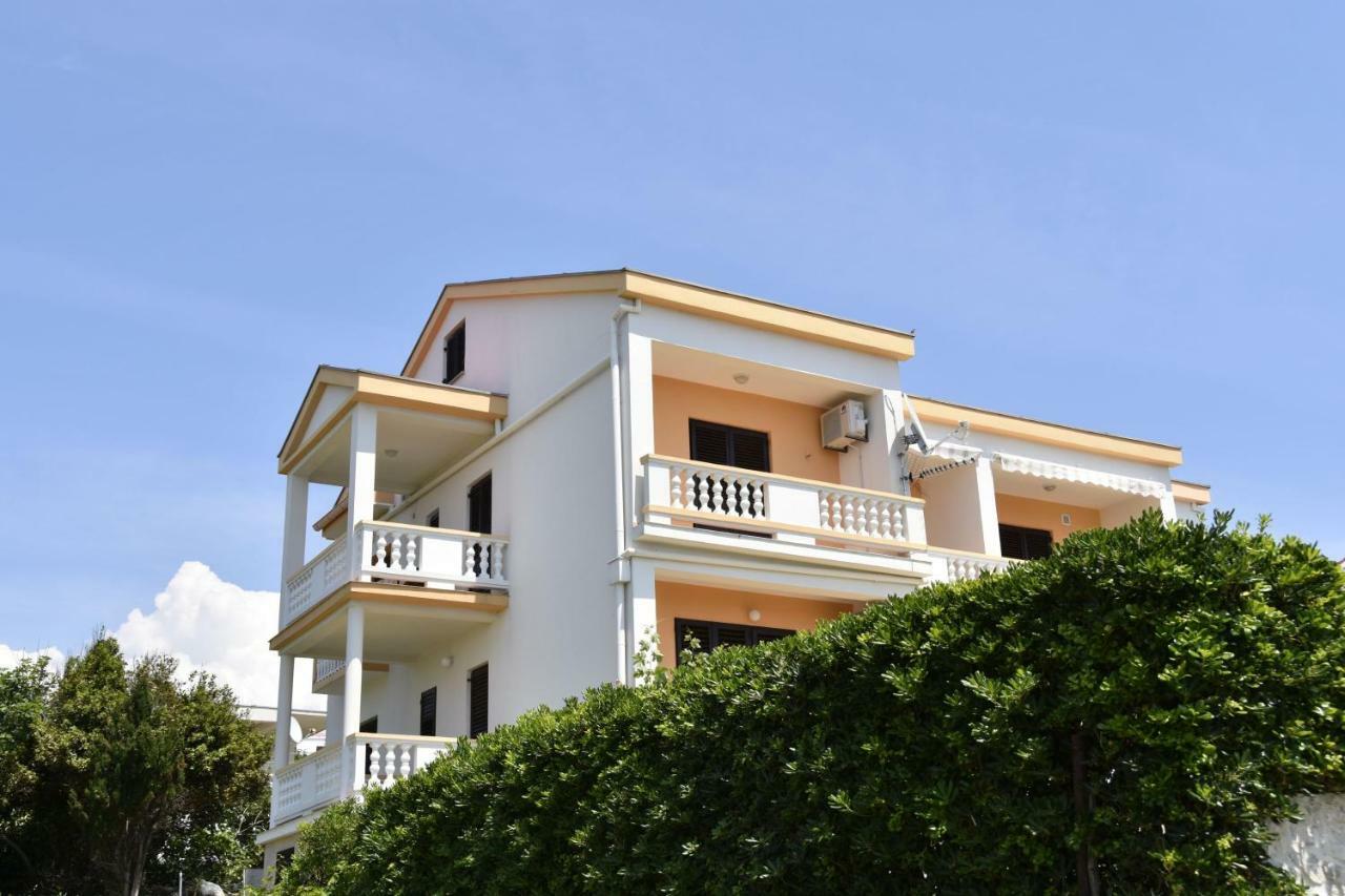 1 Bedroom Apartment 55 M2 利缇纳 外观 照片