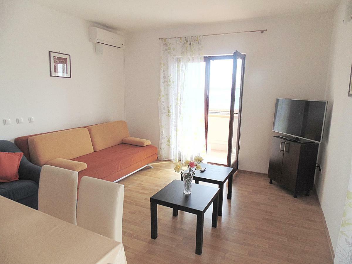 1 Bedroom Apartment 55 M2 利缇纳 外观 照片